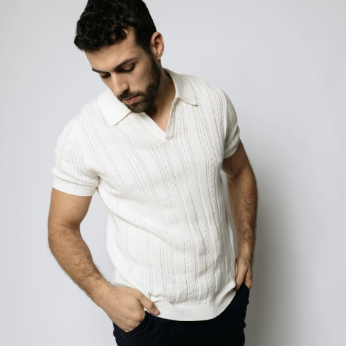 REMERA ABERCROMBIE JOHNNY COLLAR MARFIL