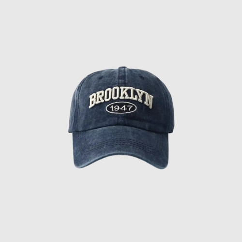 GORRA AH LAVADO AZUL BROOKLYN LETRAS BEIGE