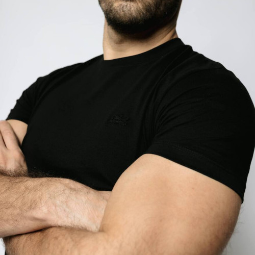 REMERA LACOSTE CUELLO REDONDO PARIS NEGRA