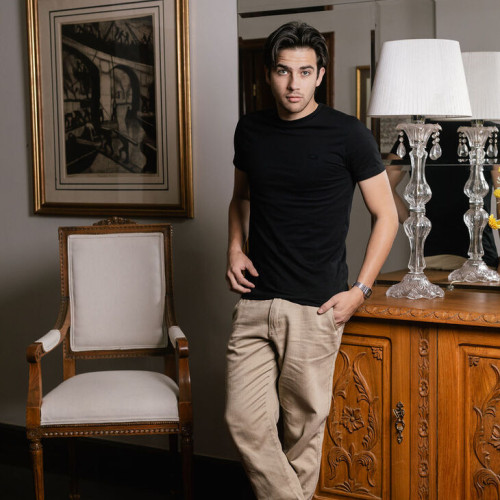 REMERA LACOSTE CUELLO REDONDO PARIS NEGRA