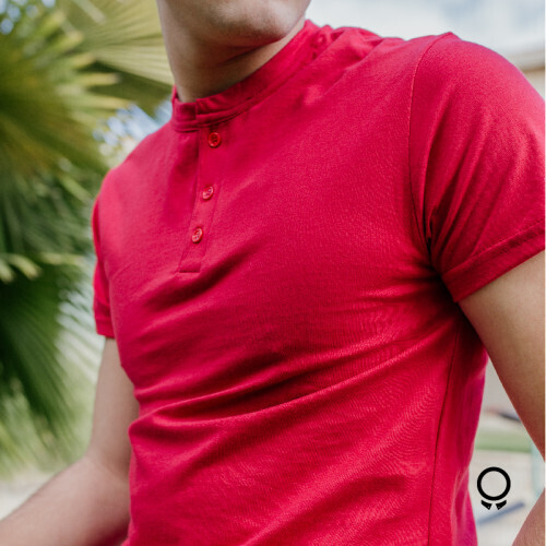 REMERA LIBERATO BASICS HENLEY ROJA