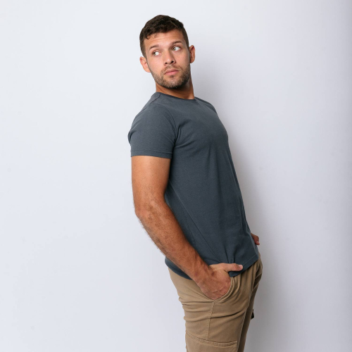 REMERA LIBERATO BASICS REGULAR FIT GRIS