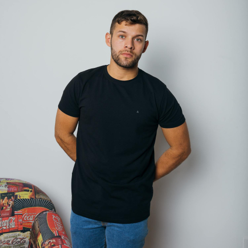 REMERA LIBERATO BASICS PREMIUM TEE NEGRA