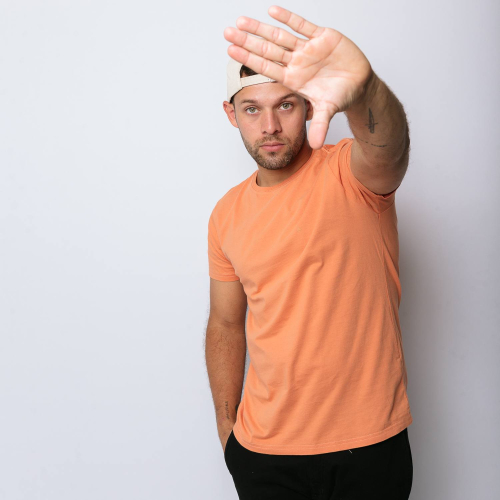 REMERA LIBERATO BASICS REGULAR FIT ANARANJADA