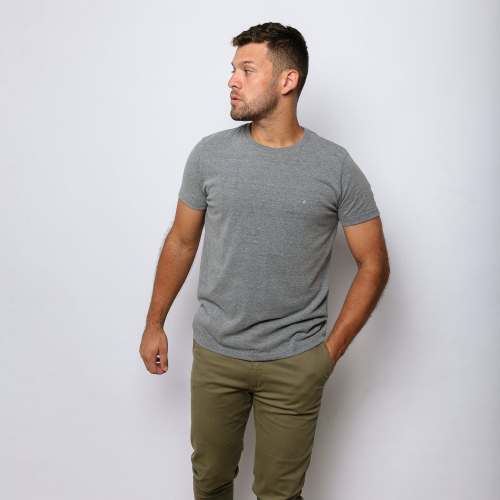 REMERA LIBERATO BASICS REGULAR FIT GRIS JASPEADA