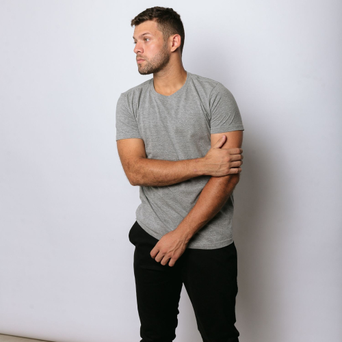 REMERA LIBERATO BASICS REGULAR FIT GRIS