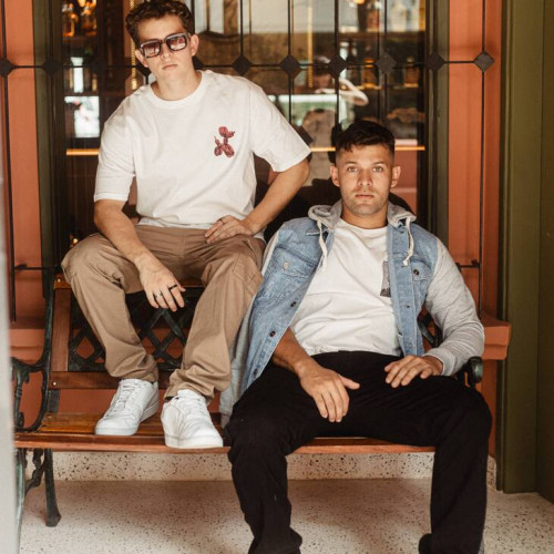 CAMPERA LIBERATO BASICS AZUL CON CAPUCHA