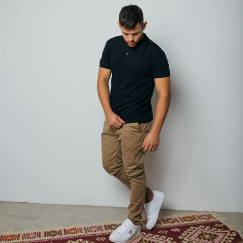 REMERA POLO LIBERATO BASICS NEGRA