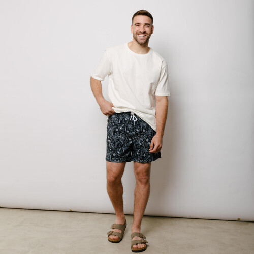 SHORT DE BAÑO LIBERATO BASICS NEGRA ROSA