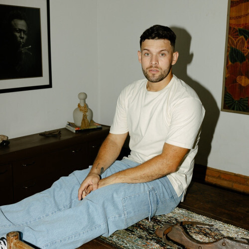 REMERA LIBERATO BASICS OVERSIZE BEIGE