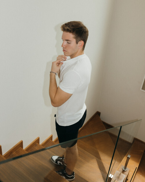 REMERA LIBERATO BASICS CUELLO POLO BLANCA