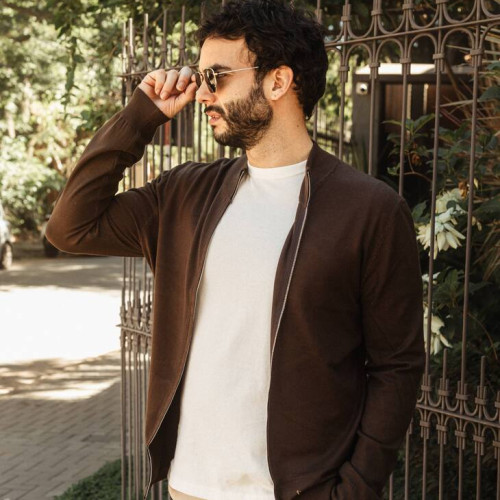 REMERA LIBERATO BASICS REGULAR FIT MARFIL