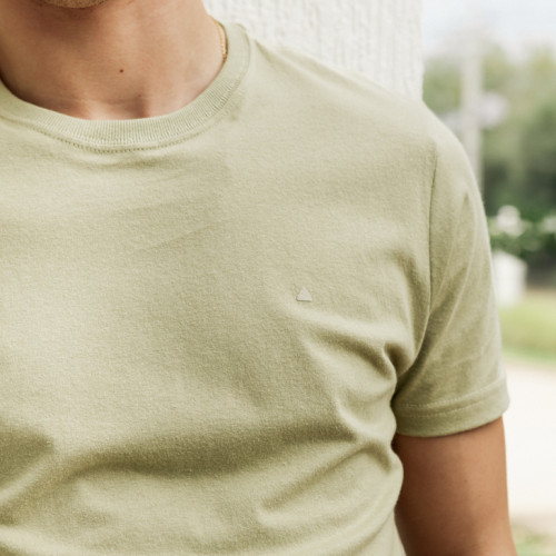 REMERA LIBERATO BASICS REGULAR FIT VERDE