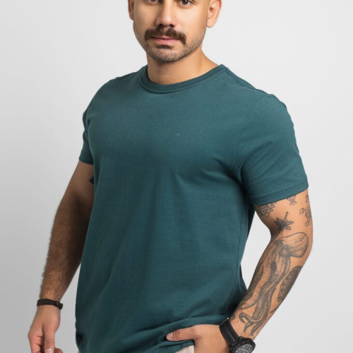 REMERA LIBERATO BASICS REGULAR FIT VERDE