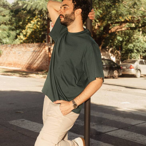 REMERA LIBERATO BASICS BOXY FIT PREMIUM VERDE