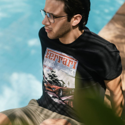 REMERA LIBERATO BASICS REGULAR FIT NEGRA FERRARI 1987