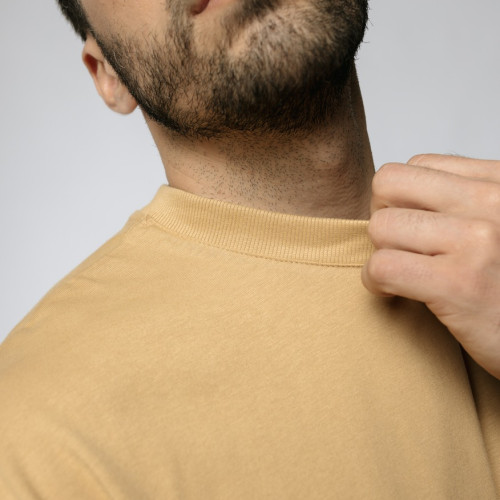 REMERA LIBERATO BASICS OVERSIZE BEIGE