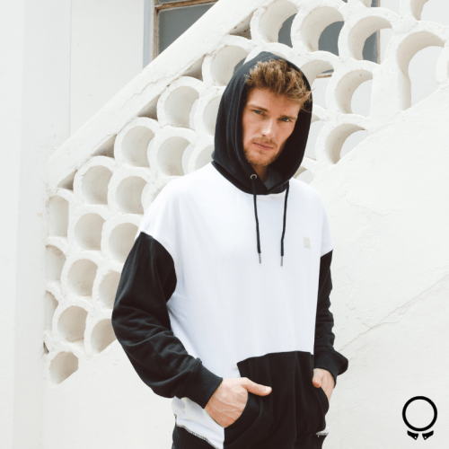 HOODIE N+ CON RECORTES BLANCO Y NEGRO