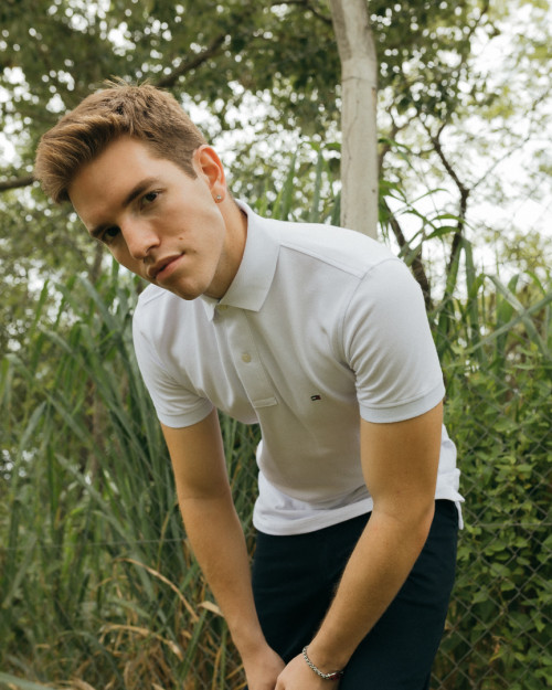 REMERA TOMMY HILFIGER AZUL MARINO