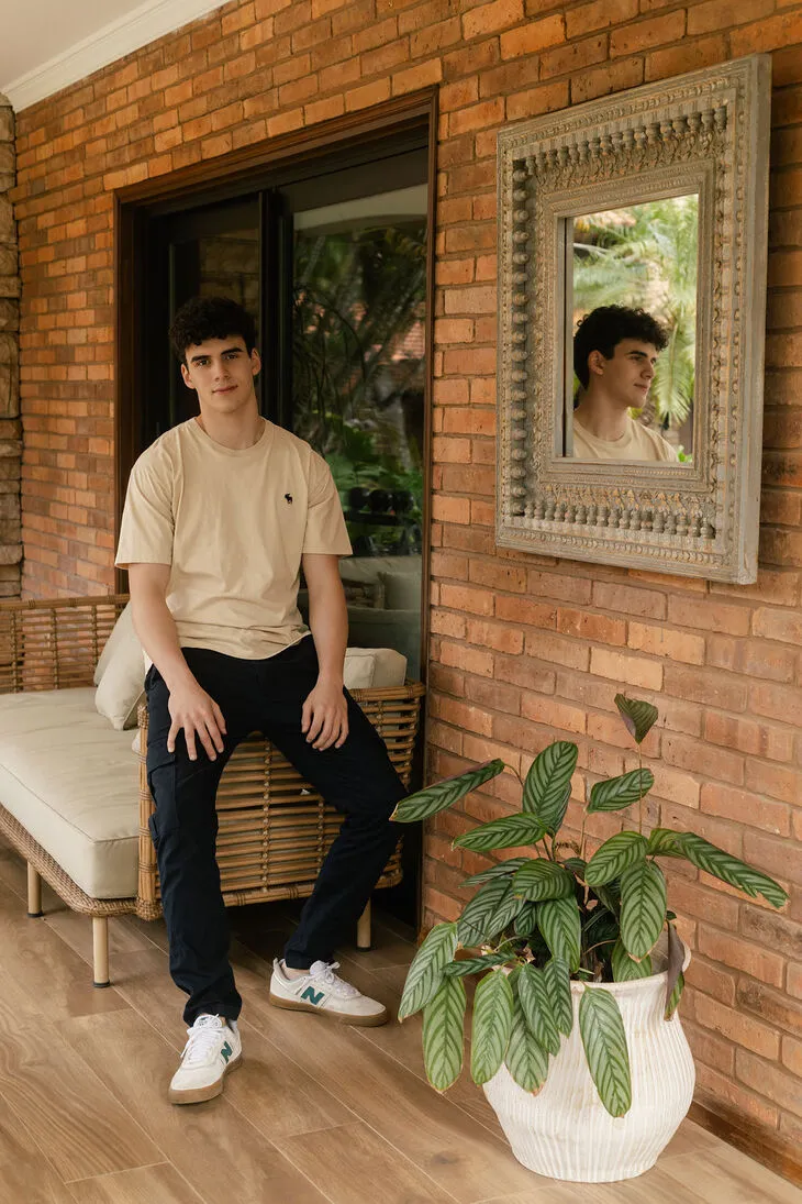 REMERA ABERCROMBIE REGULAR FIT BEIGE
