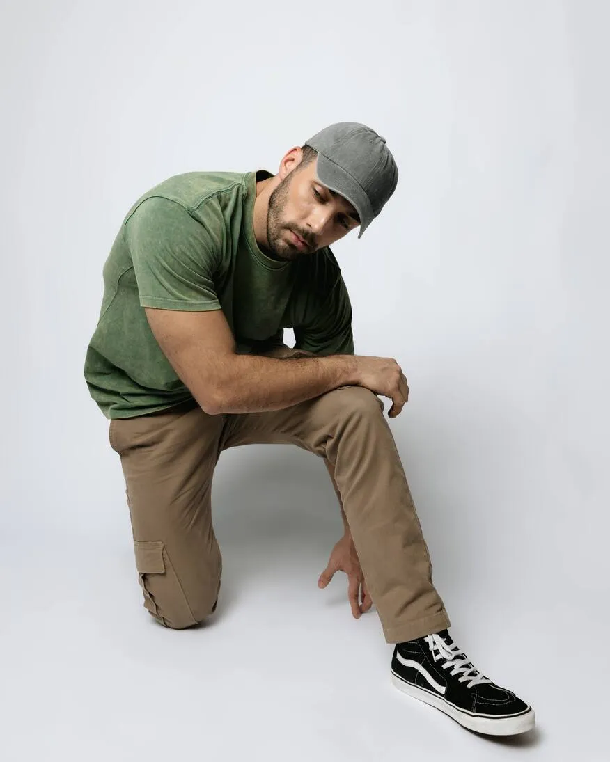 GORRA AH LAVADO GRIS