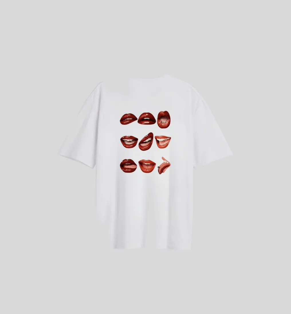 REMERA OVERSIZE PREMIUM 250 GSM LIBERATO BASICS  MARFIL LUCKY LIPS