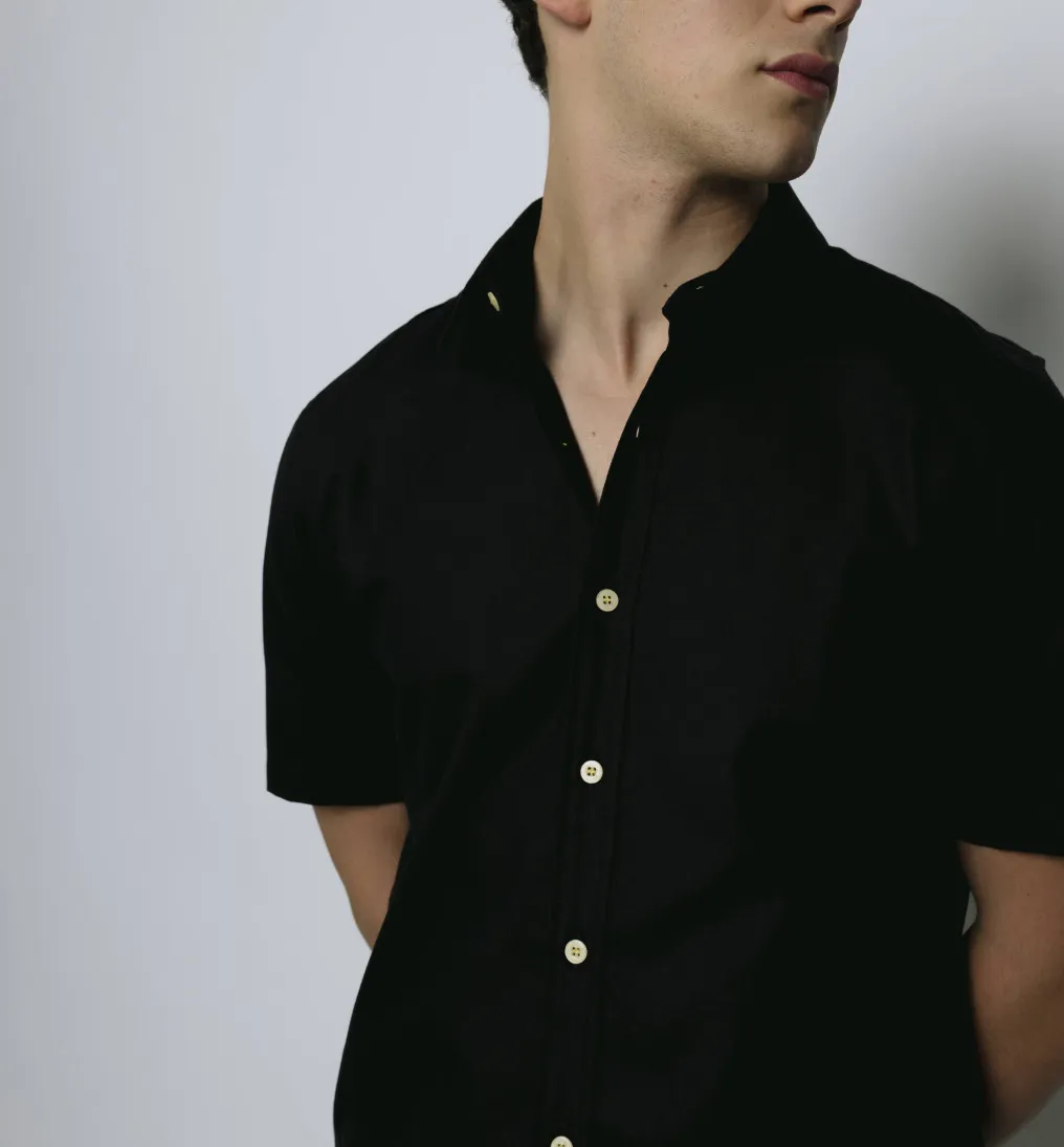 CAMISA LIBERATO MANGAS CORTAS NEGRA