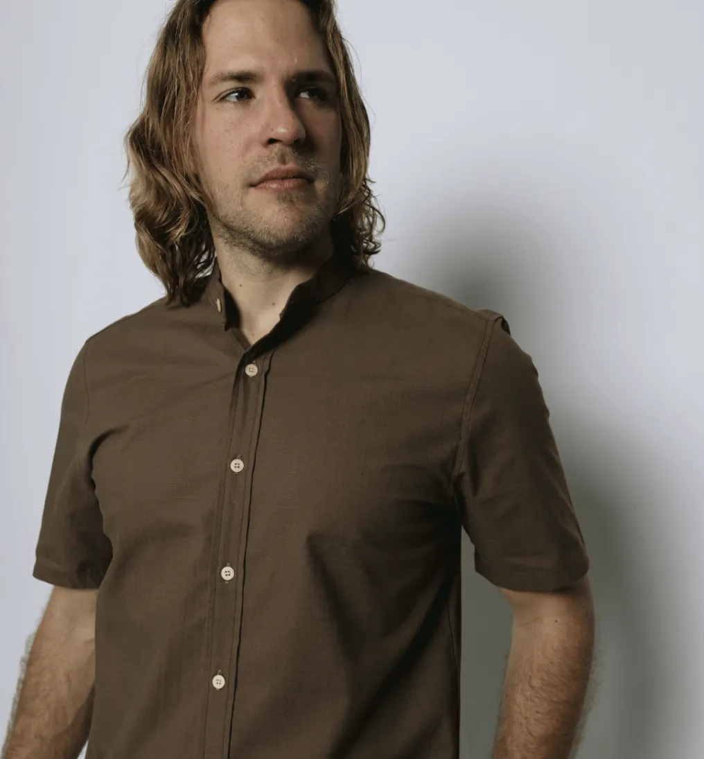 CAMISA LIBERATO CUELLO MAO MANGAS CORTAS MARRON