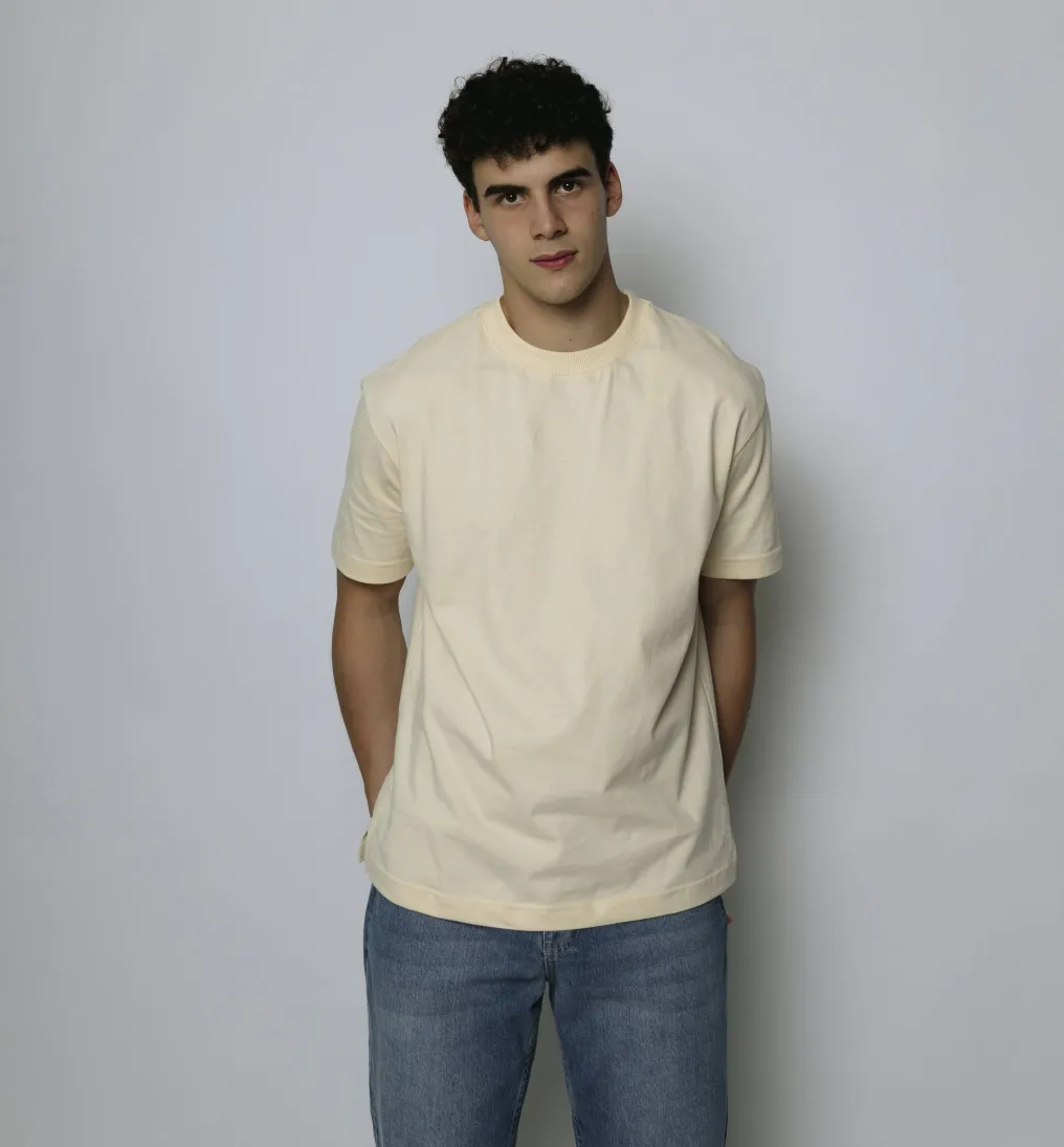 REMERA LIBERATO BASICS OVERSIZE BEIGE