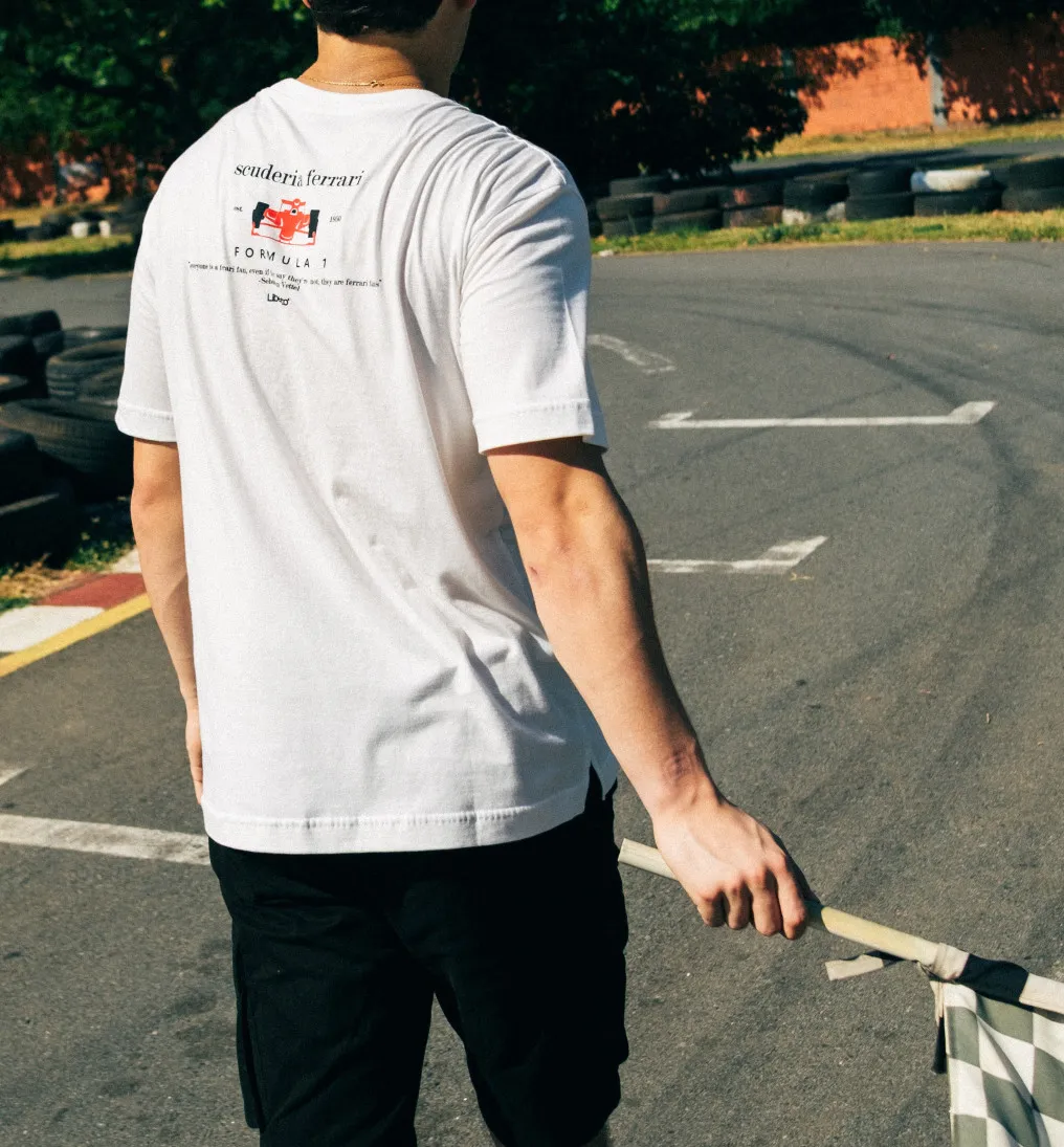 REMERA LIBERATO OVERSIZE MARFIL SCUDERIA FERRARI