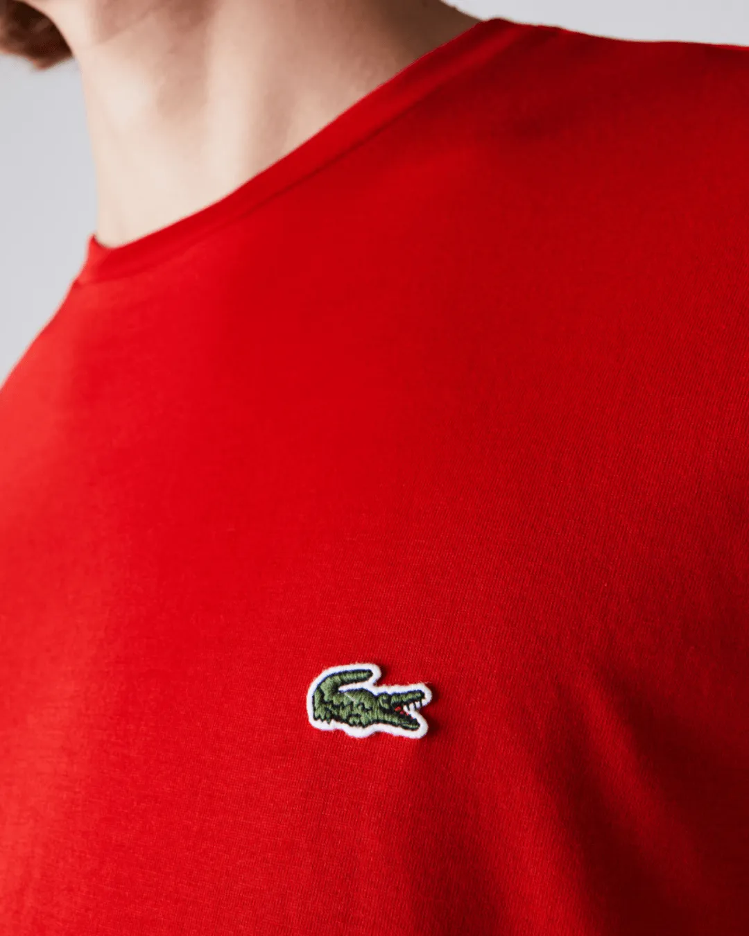 REMERA CUELLO REDONDO LACOSTE ROJA