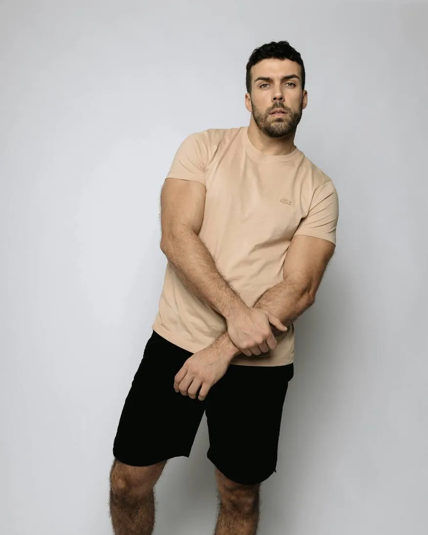 REMERA LACOSTE CUELLO REDONDO PARIS BEIGE