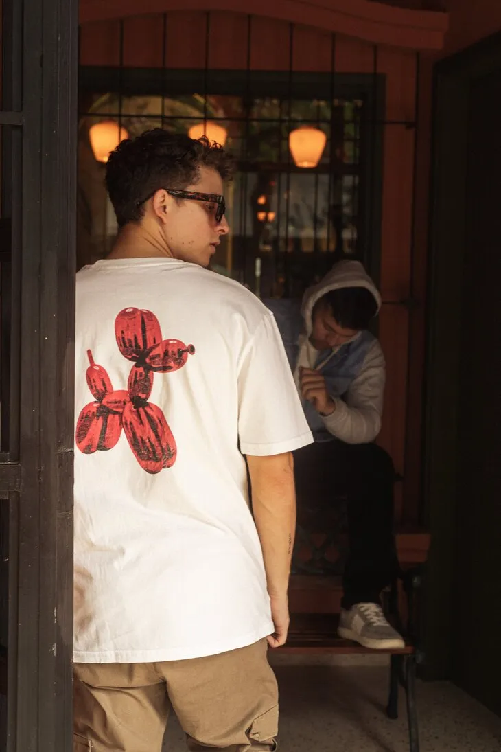 REMERA LIBERATO BASICS OVERSIZE PREMIUM 250 GSM MARFIL BALLON DOG