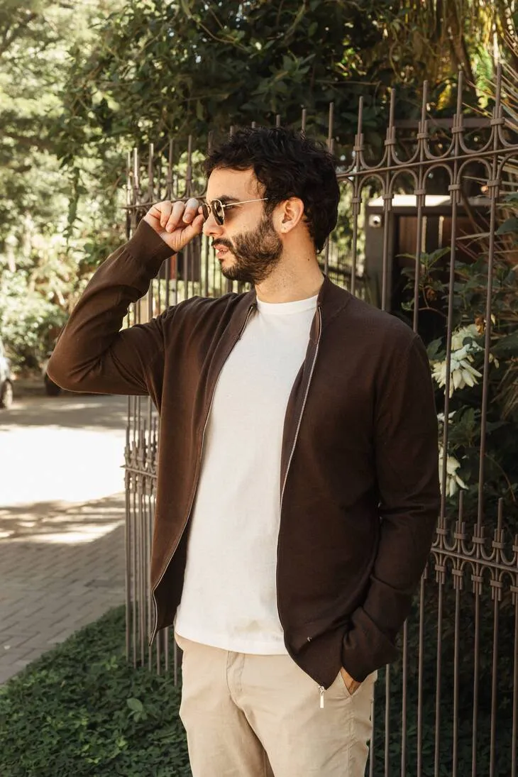 REMERA LIBERATO BASICS REGULAR FIT MARFIL
