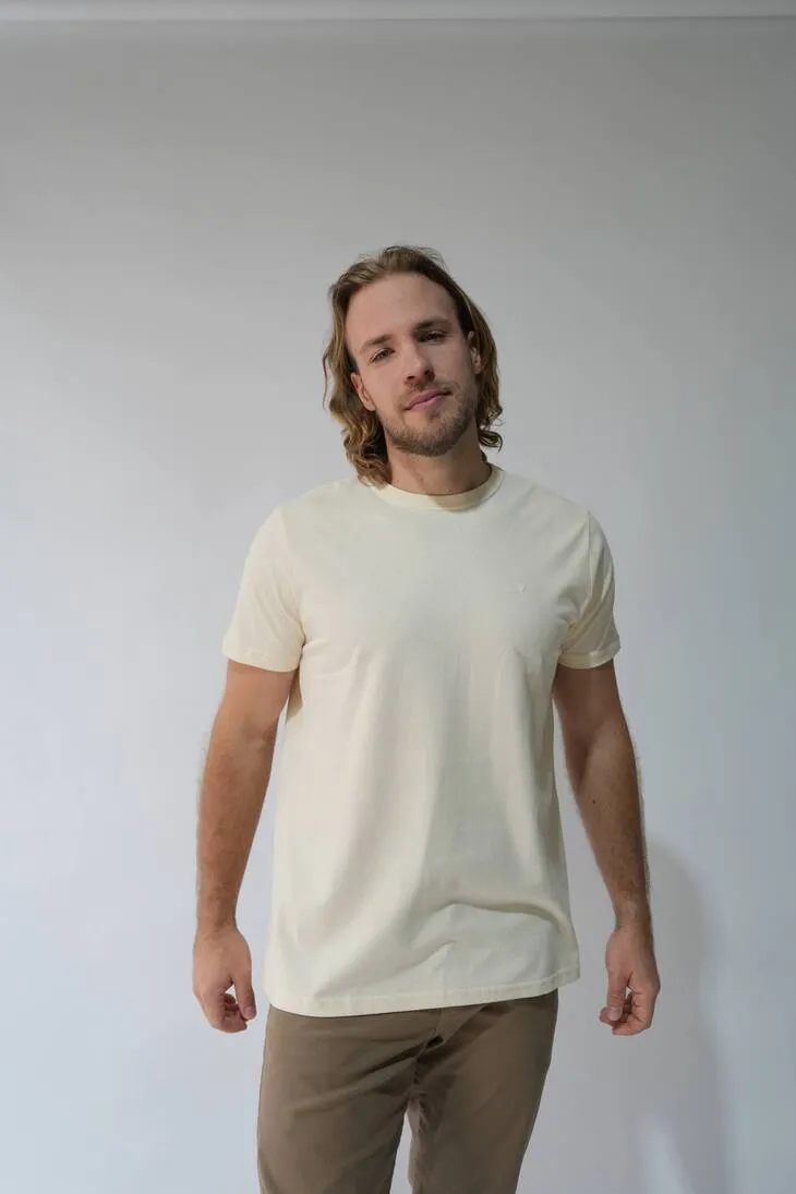 REMERA LIBERATO BASICS REGULAR FIT BEIGE