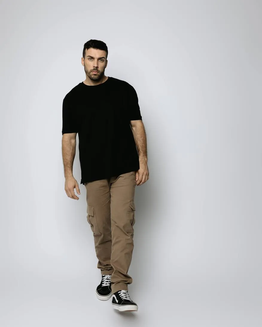 REMERA LIBERATO BASICS OVERSIZE NEGRA
