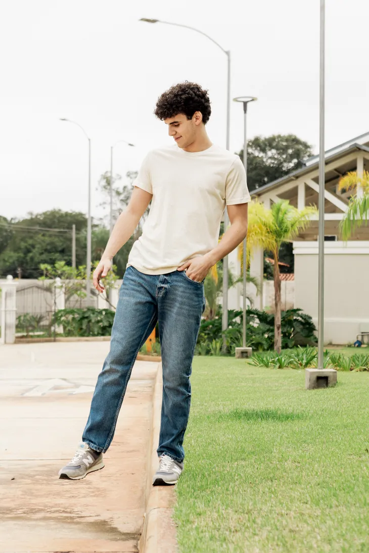 REMERA LIBERATO BASICS REGULAR FIT NATURAL