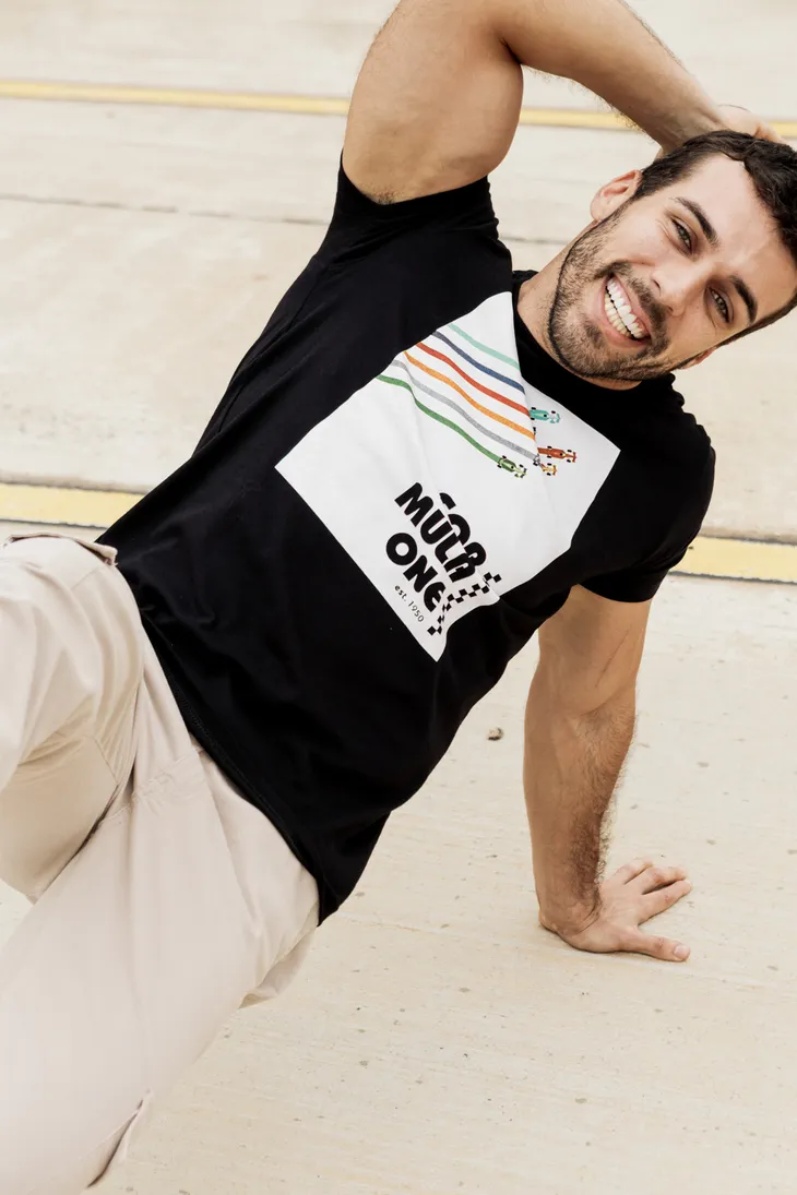 REMERA LIBERATO BASICS REGULAR FIT NEGRA FORMULA ONE
