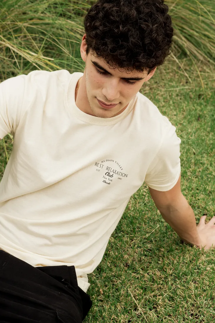 REMERA LIBERATO BASICS REGULAR FIT  BEIGE RELAXATION