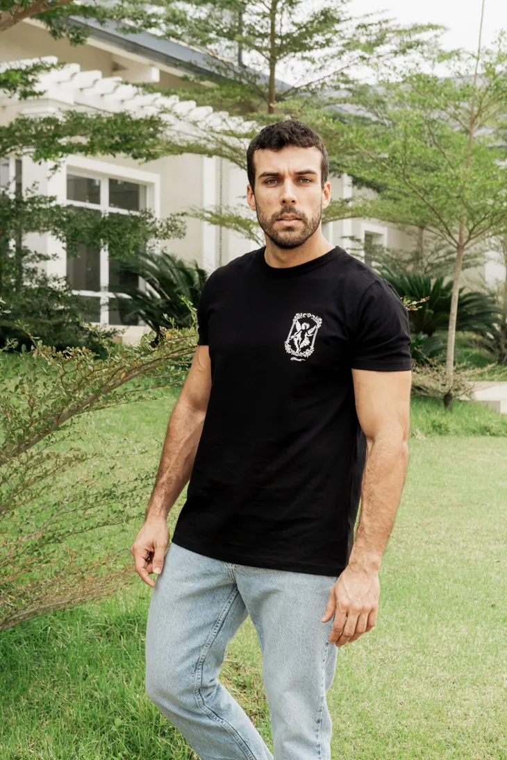 REMERA LIBERATO BASICS REGULAR FIT NEGRA NEON DREAMER
