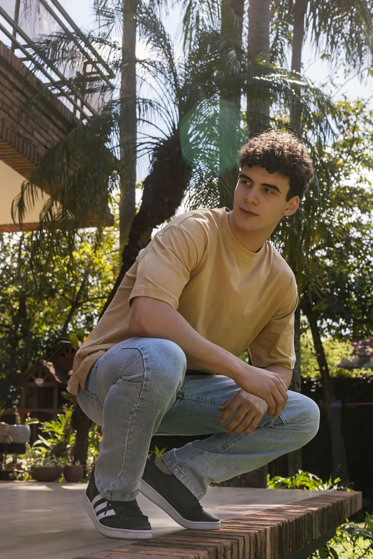 REMERA LIBERATO BASICS OVERSIZE BEIGE