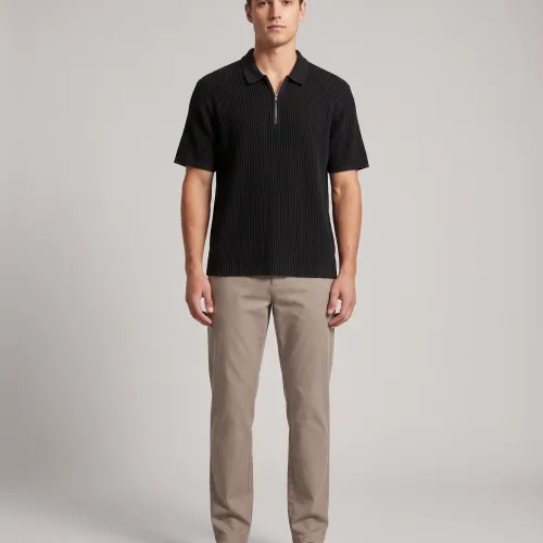 REMERA ABERCROMBIE CON CIERRE NEGRA