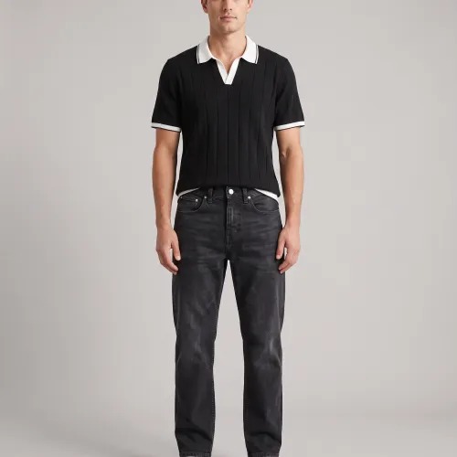 REMERA ABERCROMBIE JOHNNY COLLAR NEGRA CON BLANCO