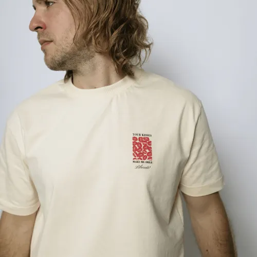 REMERA LIBERATO PREMIUM 250GSM OVERSIZE BEIGE YOUR KISSES MAKE ME SMILE