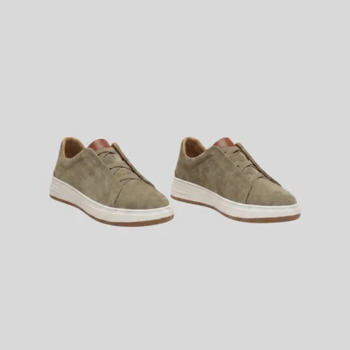 ZAPATO LIBERATO DE GAMUZA KAKHI