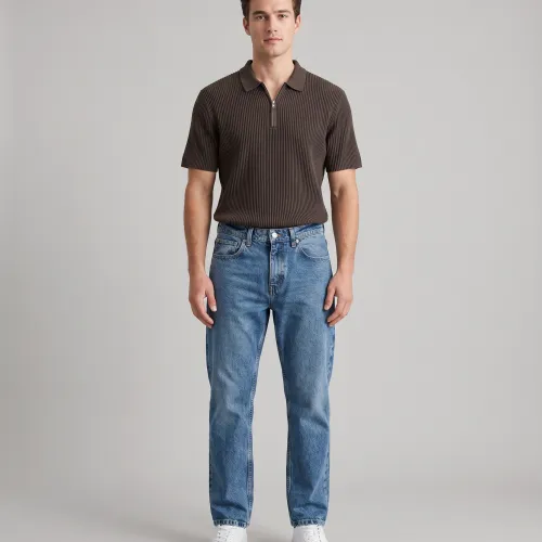 REMERA ABERCROMBIE CON CIERRE MARRON