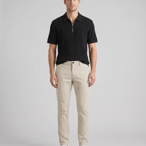 REMERA ABERCROMBIE CON CIERRE NEGRA