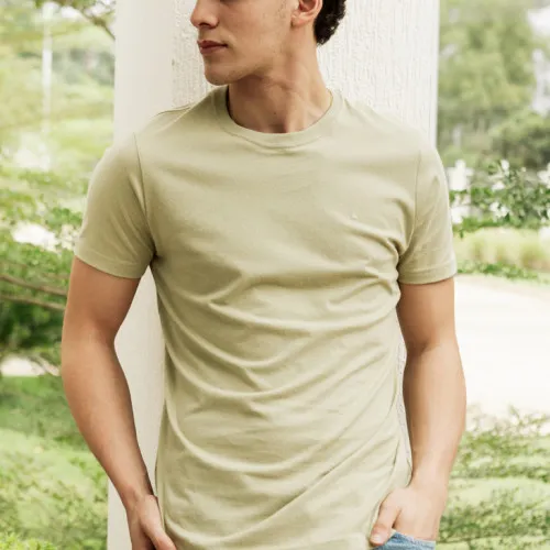 REMERA LIBERATO BASICS REGULAR FIT VERDE