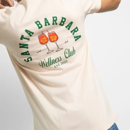 REMERA LIBERATO BASICS REGULAR FIT BEIGE SANTA BARBARA WELLNESS CLUB